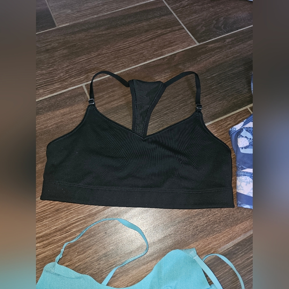 SPORTS BRA LOT OF 6 SZ MEDIUM PELOTON LULULEMON RYKA VS REEBOK - Picture 2 of 11